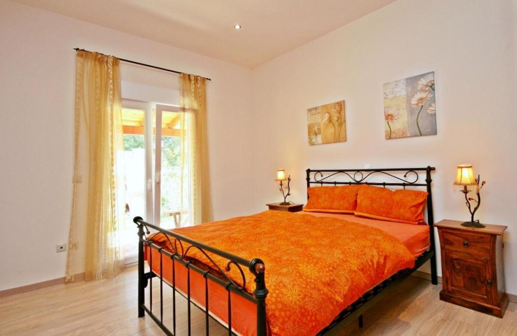 Villa Spiti Ute Makrádes Buitenkant foto